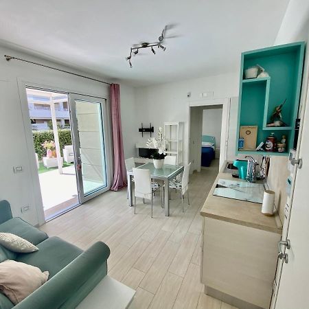 Appartamento Al Mare Con Giardino, Spiaggia E Piscina Alba Adriatica Eksteriør billede