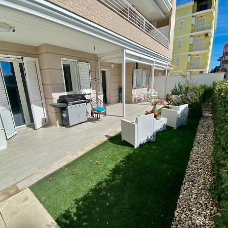 Appartamento Al Mare Con Giardino, Spiaggia E Piscina Alba Adriatica Eksteriør billede