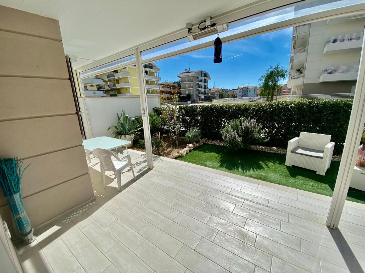 Appartamento Al Mare Con Giardino, Spiaggia E Piscina Alba Adriatica Eksteriør billede