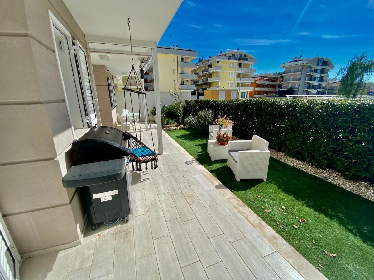 Appartamento Al Mare Con Giardino, Spiaggia E Piscina Alba Adriatica Eksteriør billede